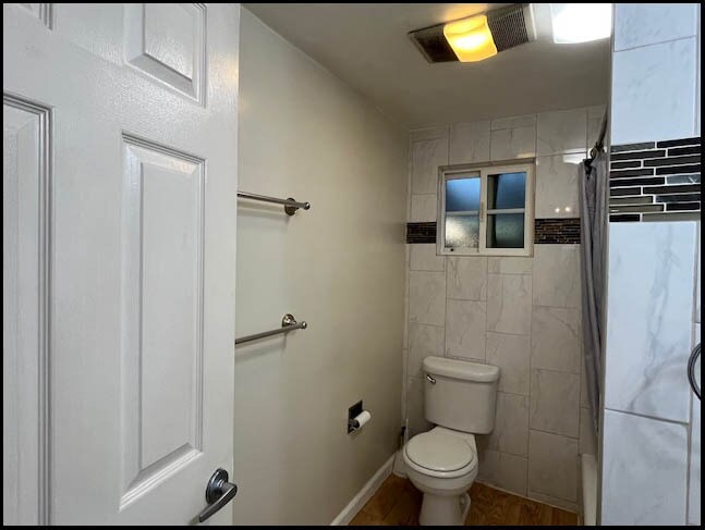 Bathroom 1 - 4350 Corinth Ave