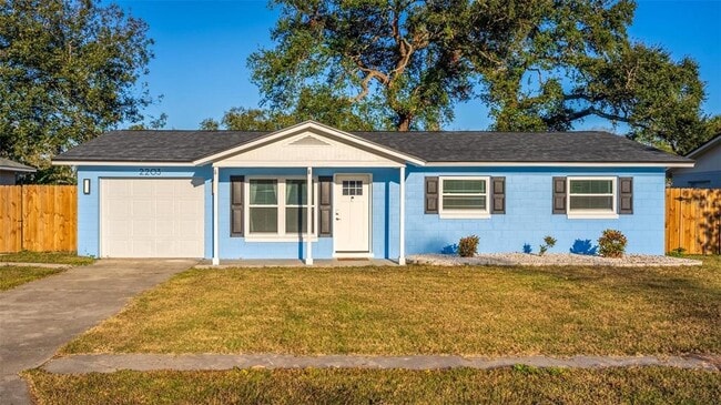 Building Photo - 2203 Nottingham Rd