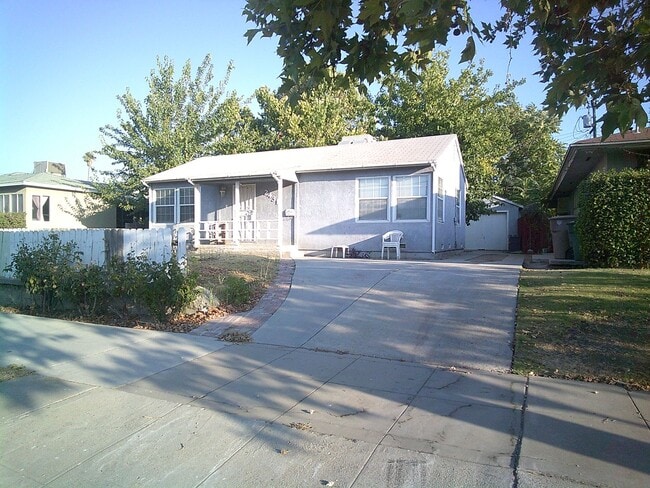 Primary Photo - 2431 Chester Ln