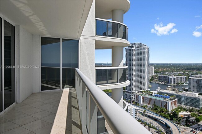 Building Photo - 1850 S Ocean Dr