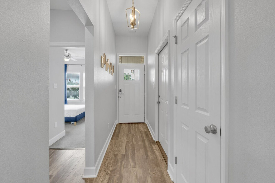 Building Photo - 954 Indigo Creek Way