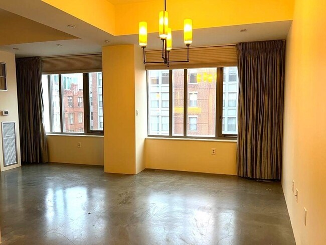 Building Photo - 1313 Washington St