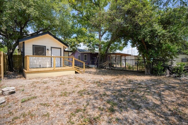 Building Photo - 270 Oelkers St