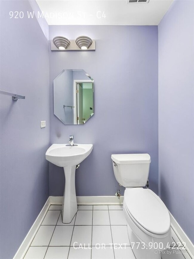 Building Photo - 920 W Madison St