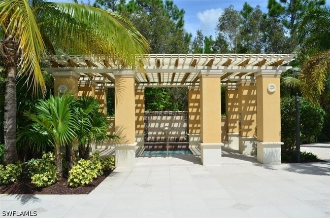 Building Photo - 8560 Evernia Ct