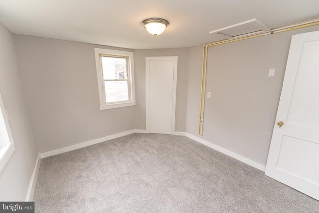 Building Photo - 113 Davis Ln