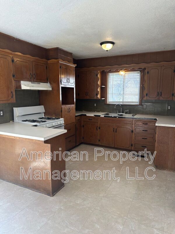 Building Photo - 2014 E 49th St N