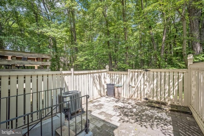Building Photo - 1613 Fieldthorn Dr