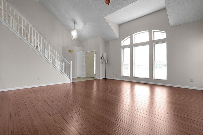 Building Photo - 7961 Pinehill Rd
