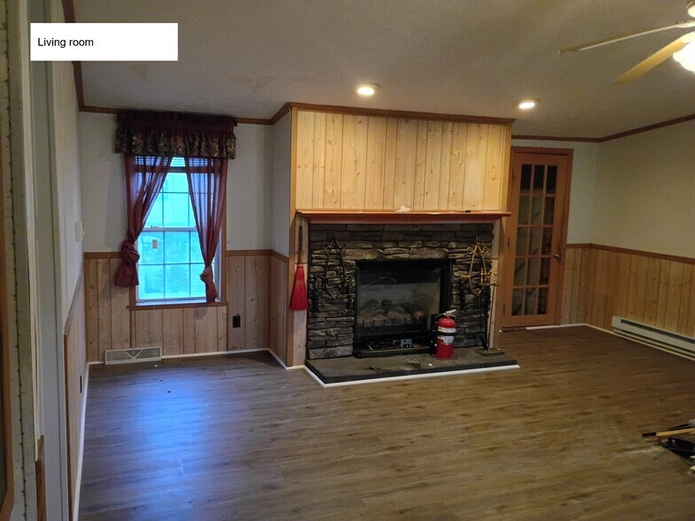Building Photo - 828 Shepherdstown Pike