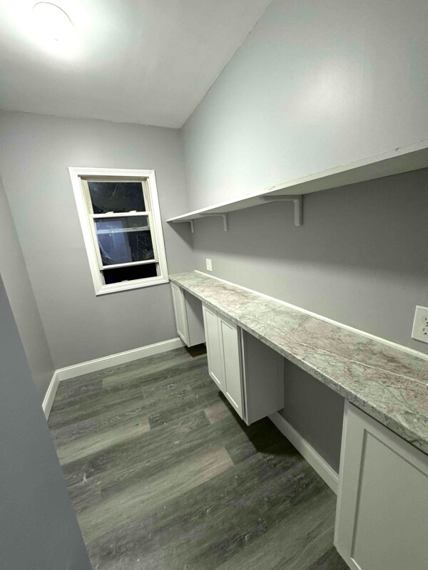 Building Photo - 12 Lucretia Ave