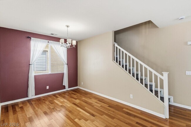 Building Photo - 527 Newberry Springs Dr