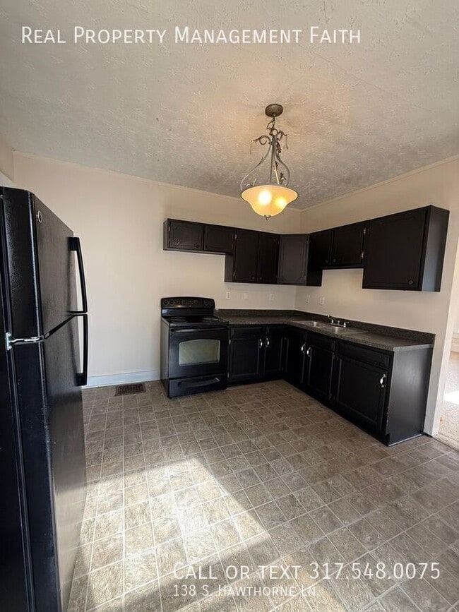 Building Photo - 138 S Hawthorne Ln