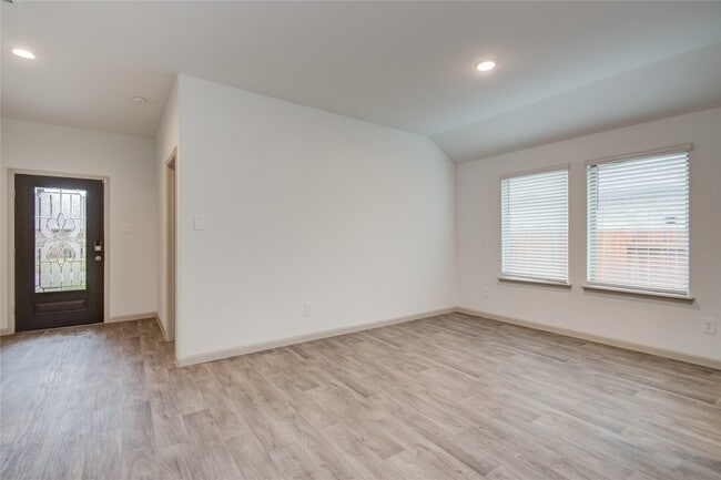 Building Photo - 3507 Telford Ln