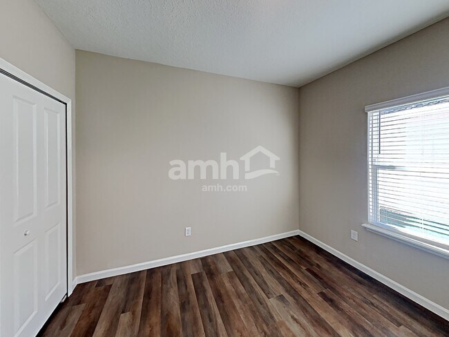 Building Photo - 150 Hemlock Pt