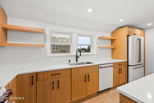 Building Photo - 139 Brighton Ave