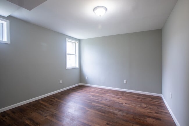 Building Photo - Lovely 2 BR/1 BA Condo in Columbia Heights!