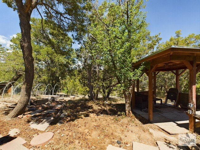 Building Photo - Green Gorge