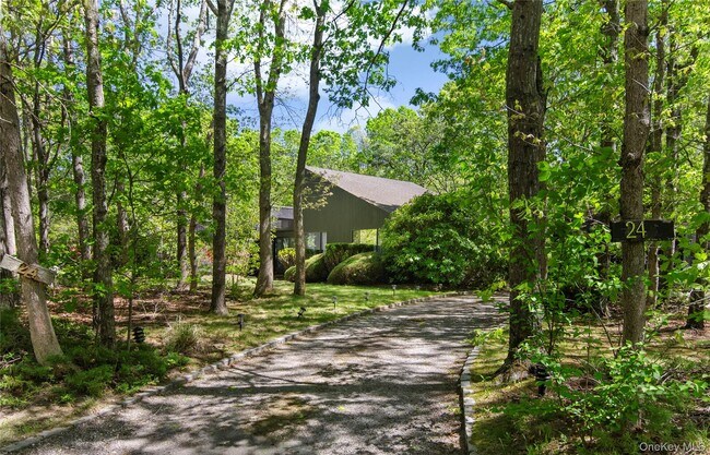 Building Photo - 24 N Quarter Rd