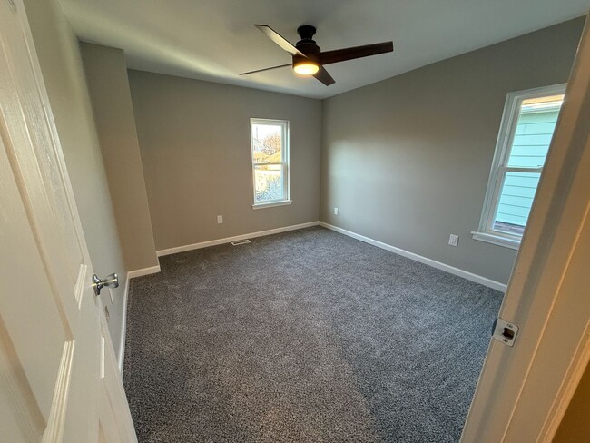 Building Photo - 2 Bedroom Rental in Emmaus!