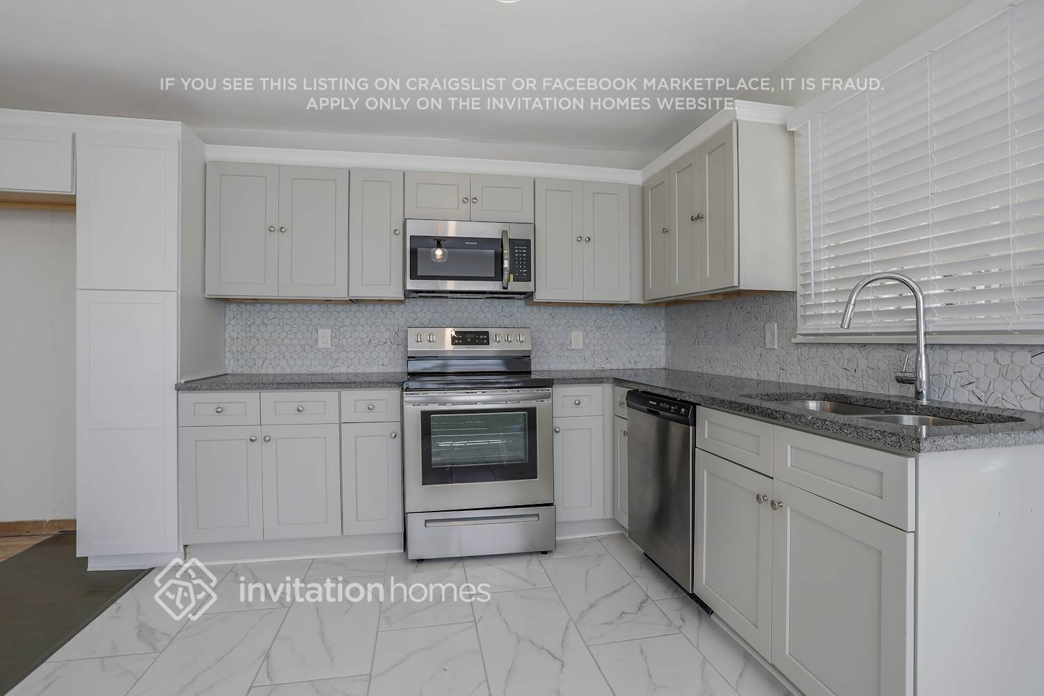 Building Photo - 2372 Oakridge Ct
