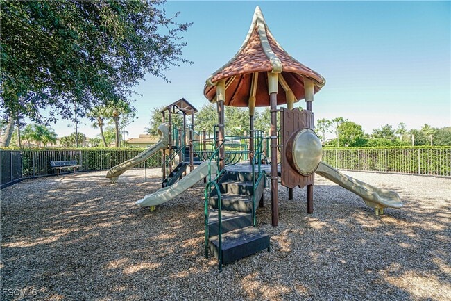 Building Photo - 10535 Carolina Willow Dr