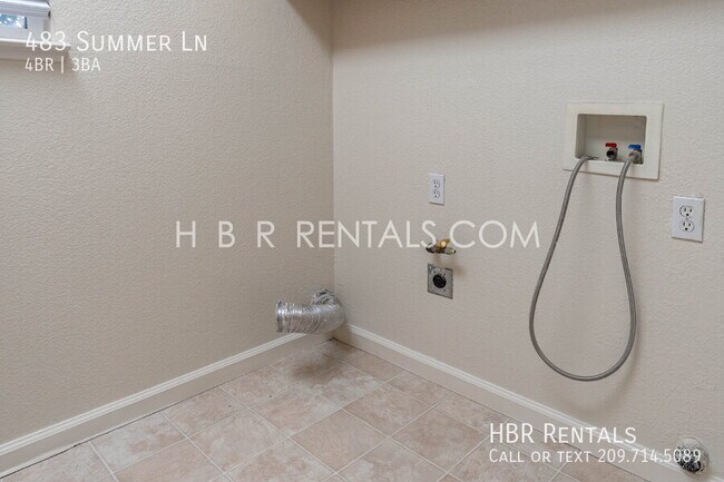 Building Photo - 483 Summer Ln