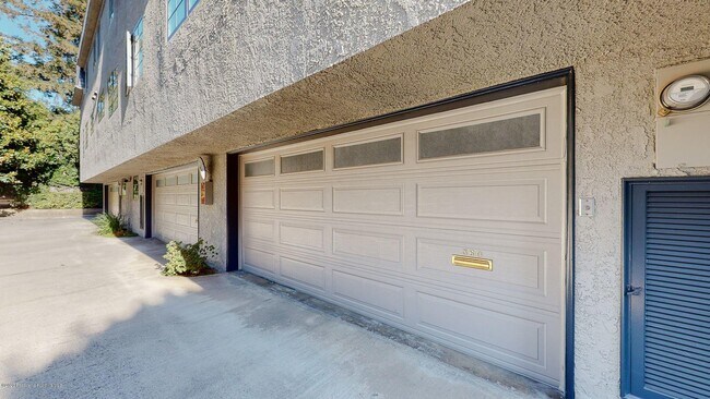 Building Photo - 360 S Orange Grove Blvd