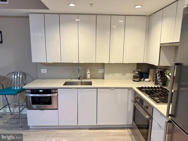 Building Photo - 1311 13th St NW