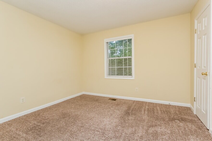 Building Photo - 1610 Summit Ridge