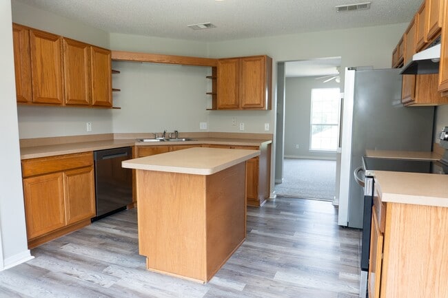 Building Photo - 465 Jillian Dr