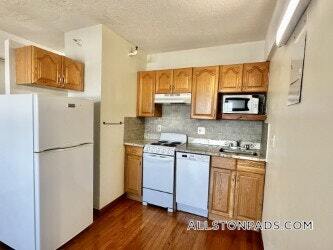 Building Photo - 1110 Commonwealth Ave