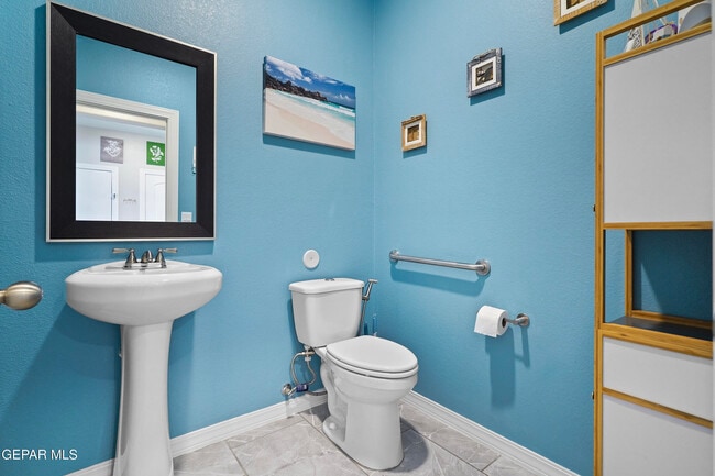 Building Photo - 6024 Hidden Psge Ave