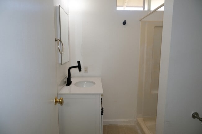 Building Photo - 91-1020C Hoomaka St