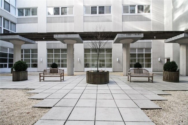 Building Photo - 1 Landmark Sq