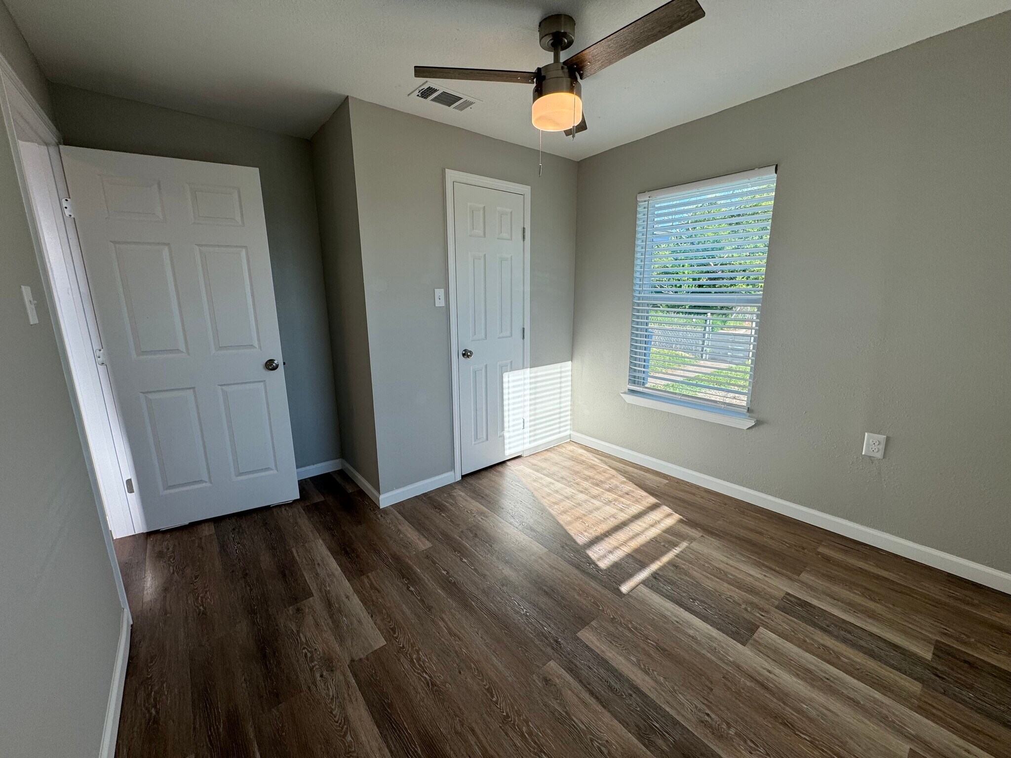 Building Photo - 1210 Southey St