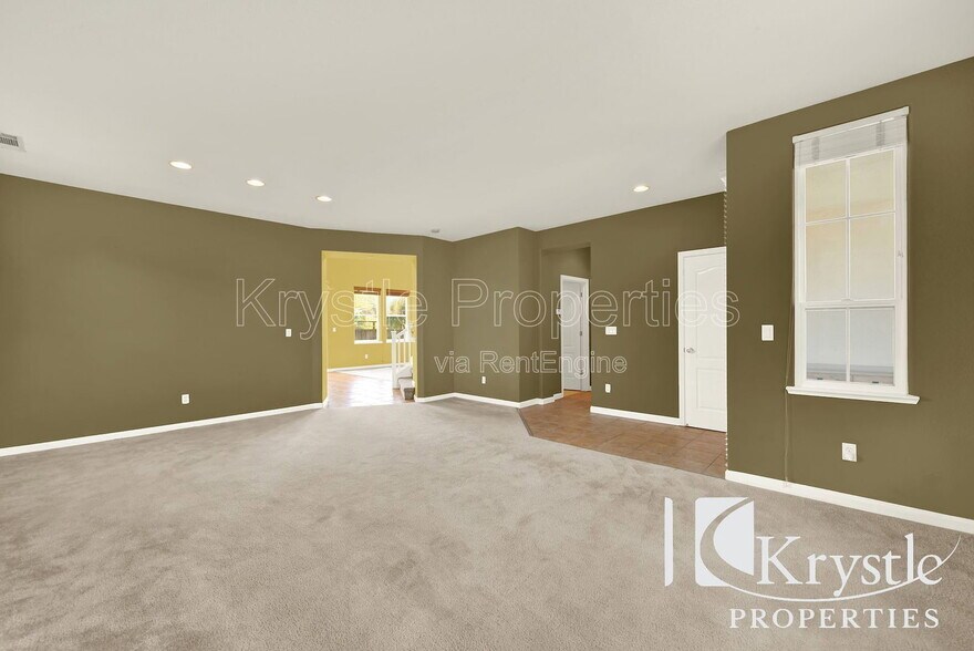 Building Photo - 3050 Blue Sky Ct