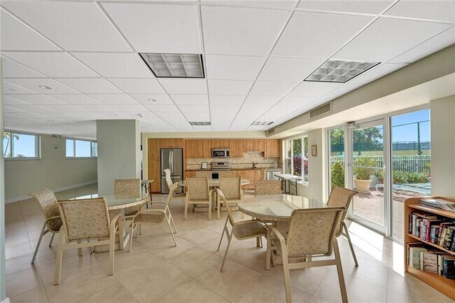 Building Photo - 1770 S Ocean Blvd