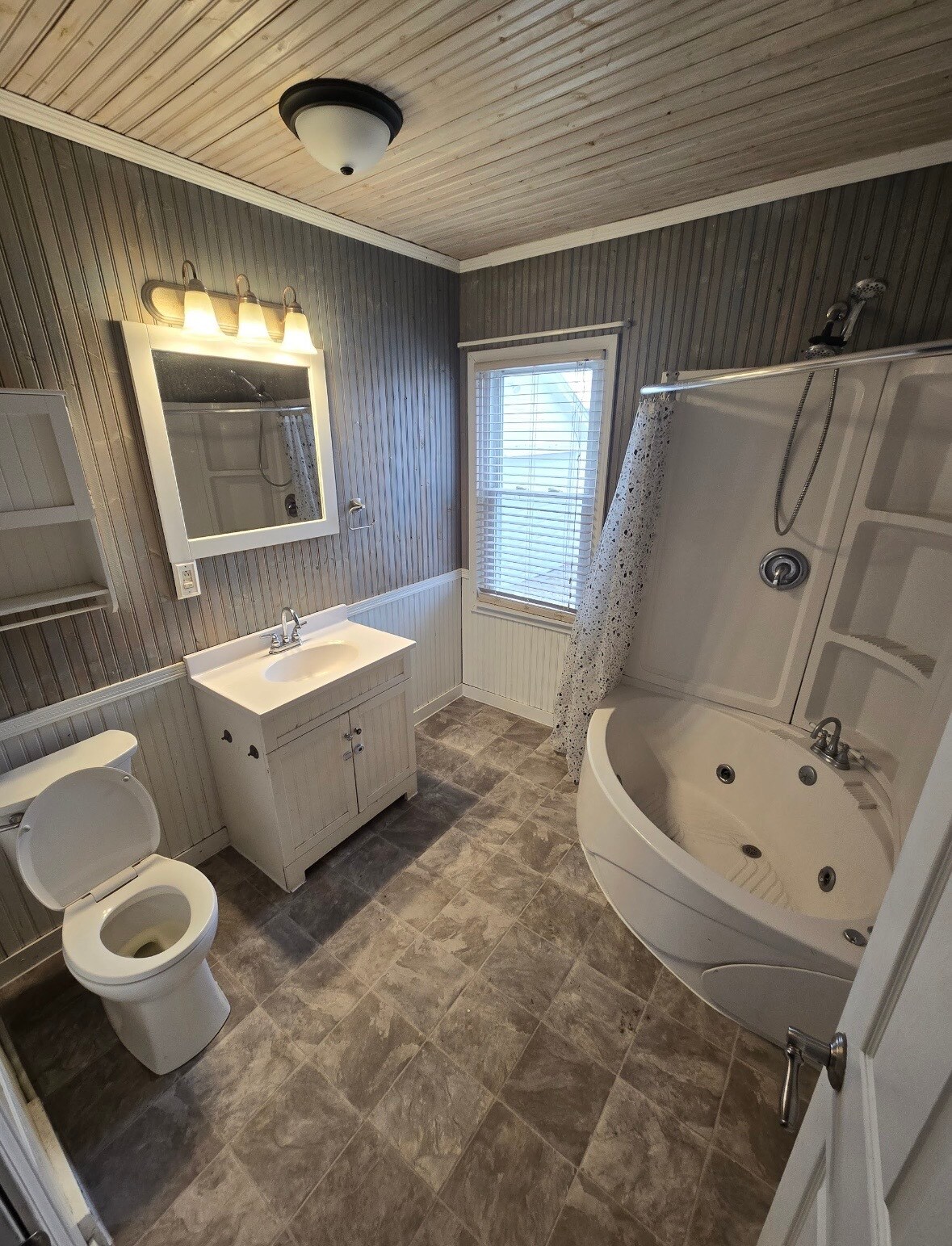 Building Photo - 2620 37th Ave