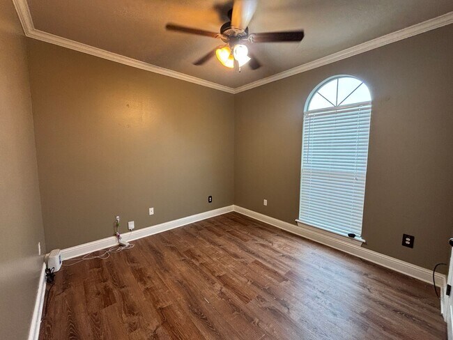 Building Photo - 4 BEDROOM BLANCHARD HOME NEAR I49