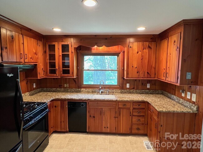 Building Photo - 1116 Bevis Dr