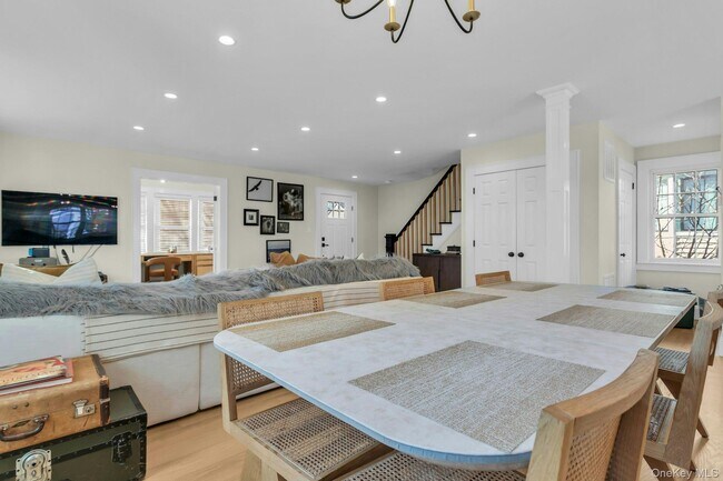 Building Photo - 32 Katherine St