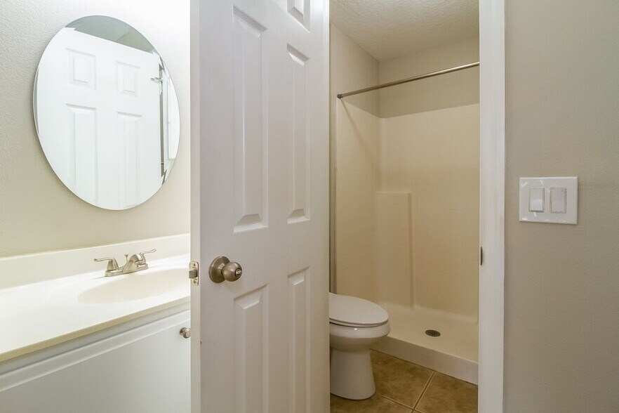 Building Photo - 559 Grand Royal Cir