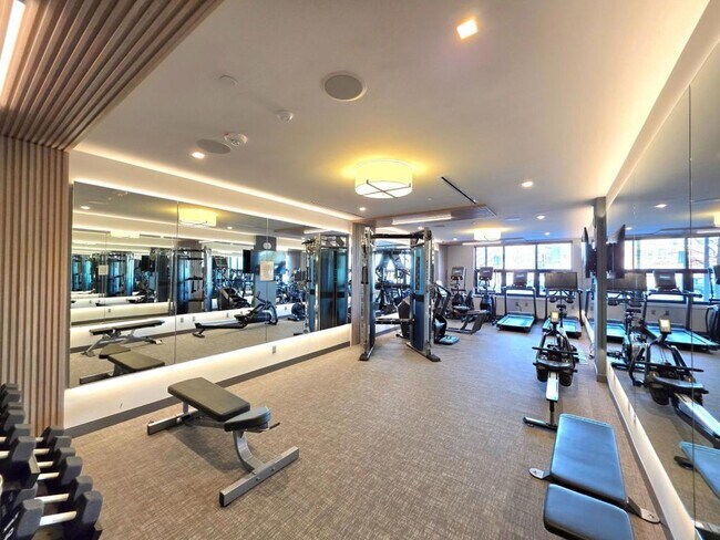 Building Photo - 737 Swann Ave