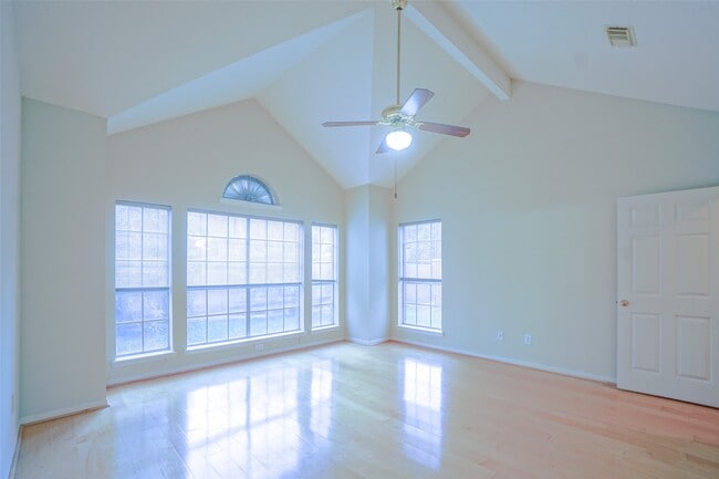 Building Photo - 5602 Whisper Ridge Dr