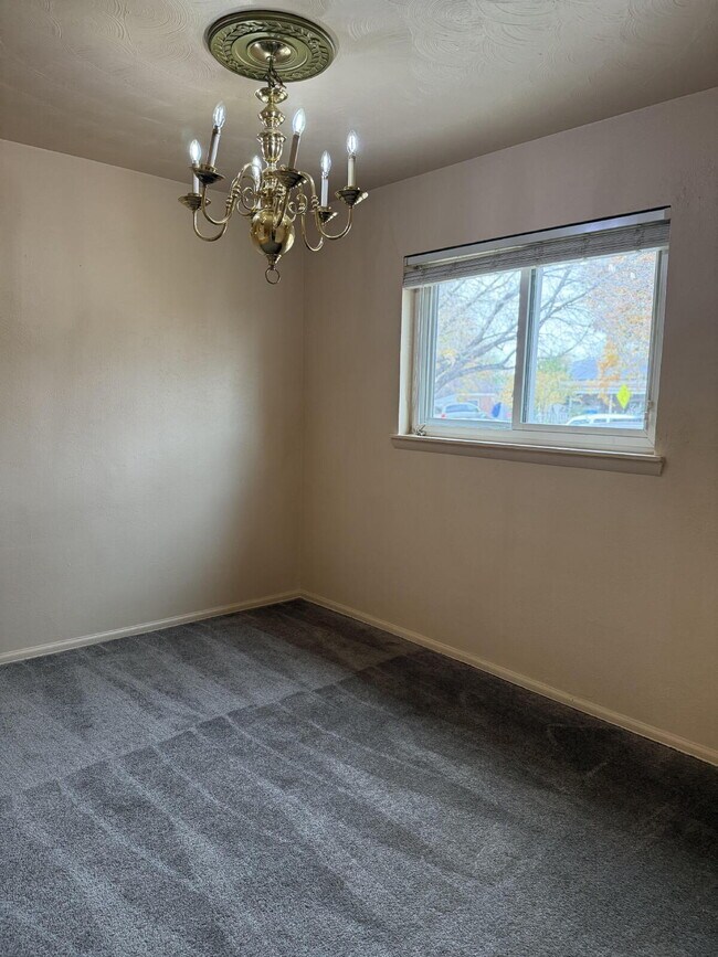 Building Photo - Charming 3 bed/2 bath house in the Heart o...