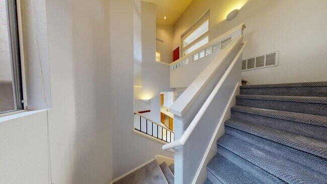 Building Photo - 7254 Shoreline Dr