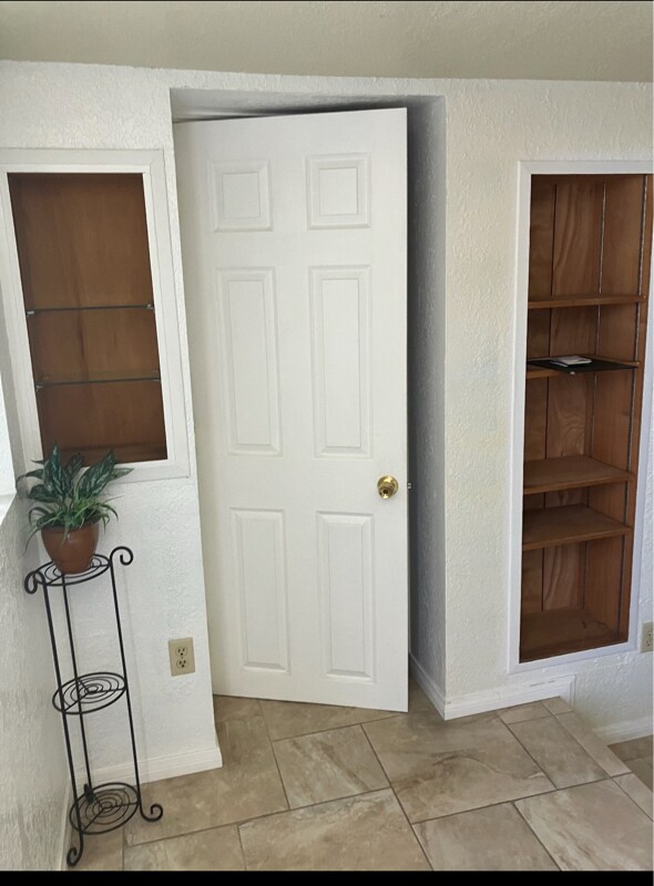 Primary Photo - 21 B Del Mar Ave