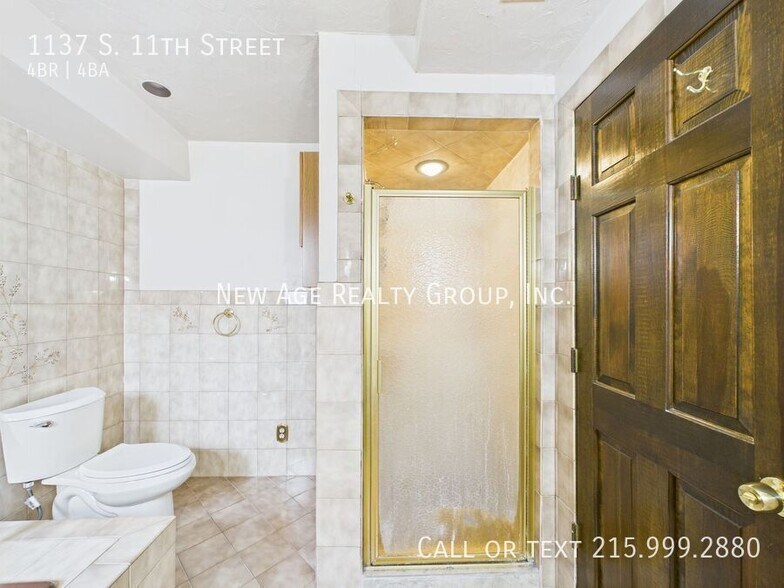 Building Photo - 1137 S 11th St