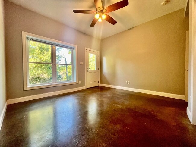 Building Photo - Just Beyond Downtown Boone with Amazing Mo...